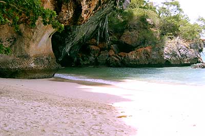 The beach of Pra Nang Cave - Hotel in Krabi